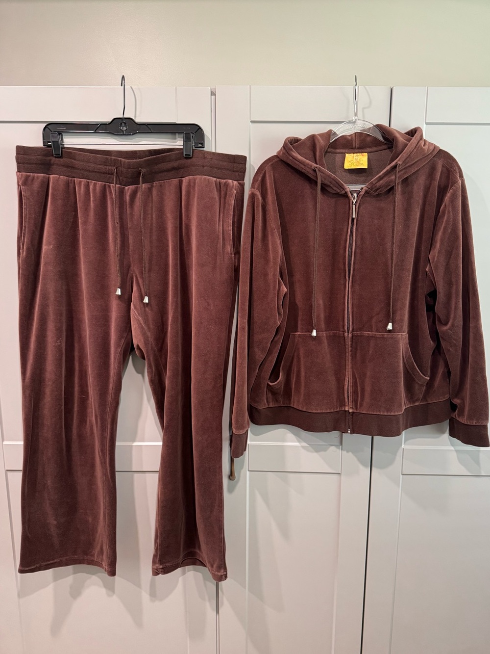 Velour Zip Hoodie & Drawstring Joggers - Brown